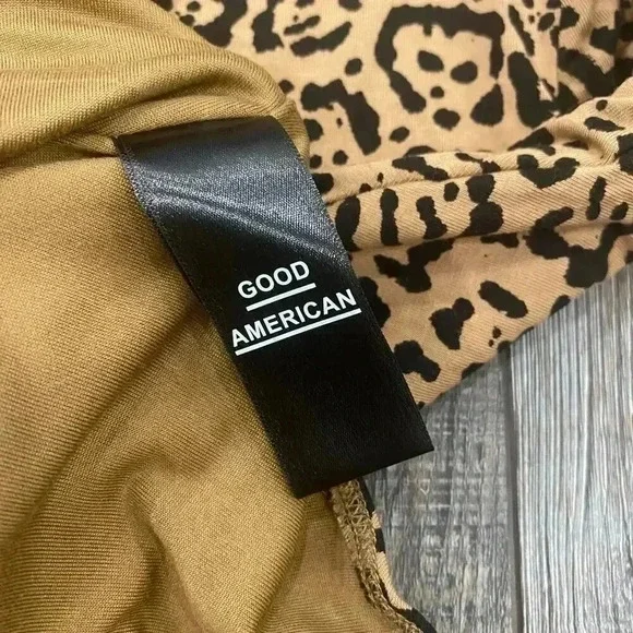 NWT Good American Power Shoulder Animal Print Leopard V-Cut Long Sleeve Size 2 - Picture 9 of 11